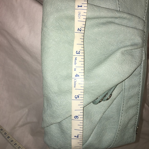 Cute Spring Seafoam Wristlet by Elle - Picture 2 of 4